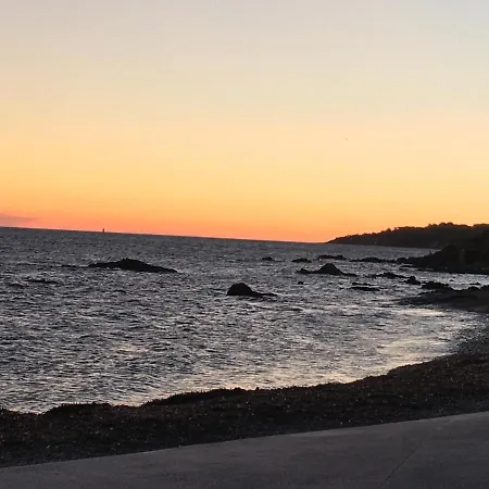 Stone דירה סן טרופז